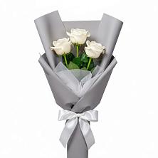 Букет 3 белые розы в Шестаково Воронежской области