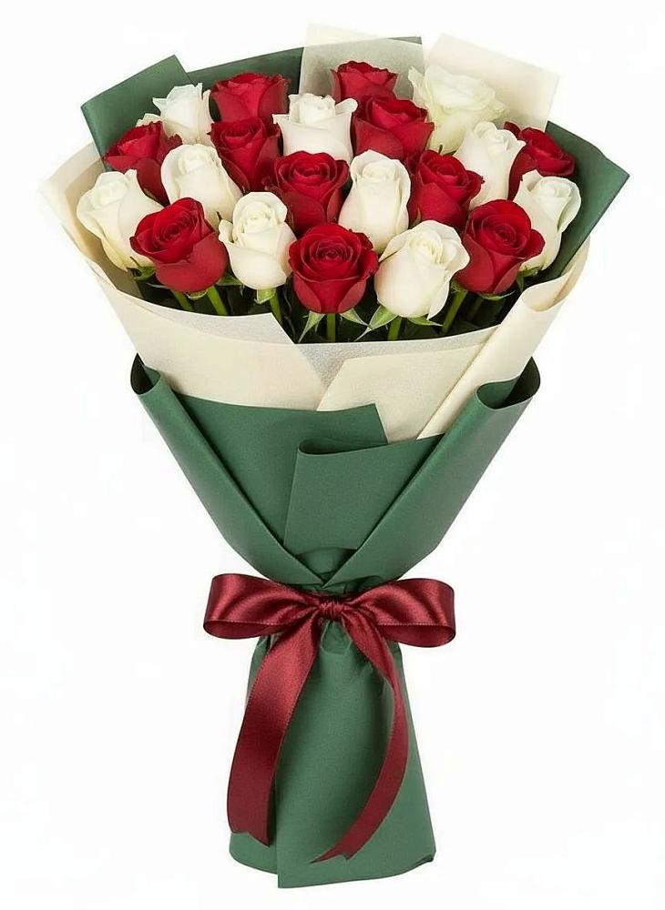Букет Микс из красных и белых роз в Шестаково Воронежской области