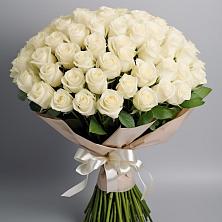 Букет 101 беля роза Белоснежка в Шестаково Воронежской области