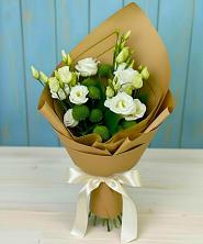 Букет цветов из:  Хризантемы и Лизиантусы в Шестаково Воронежской области