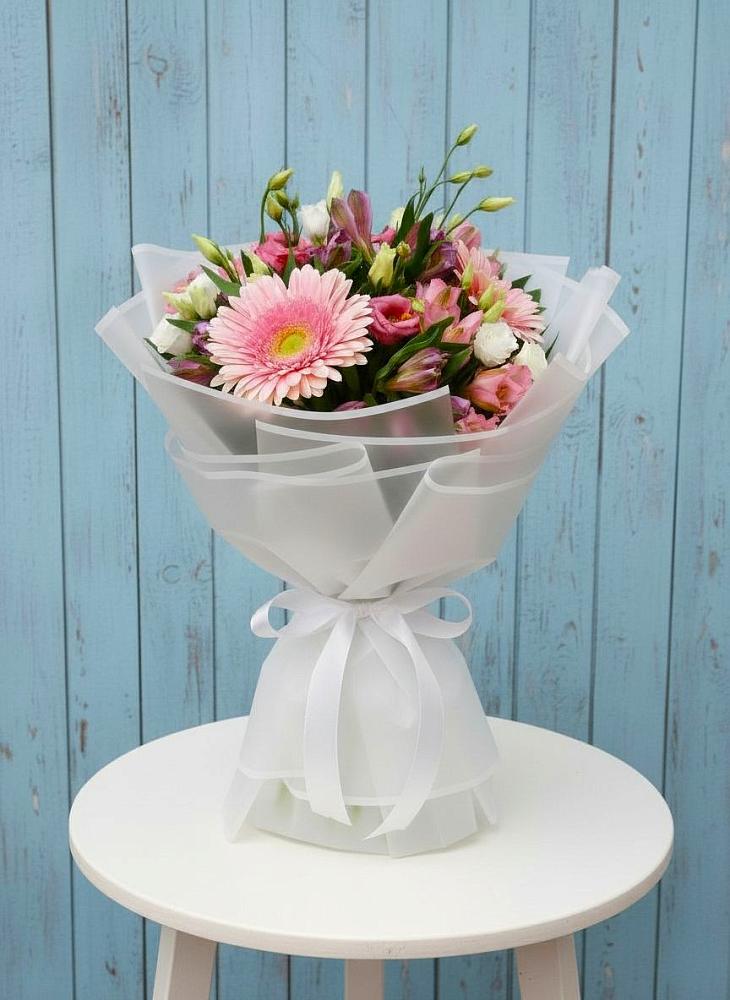 Букет цветов из: Герберы, Альстромерии и Лизиантусы в Шестаково Воронежской области