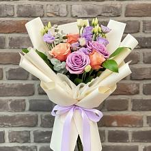 Букет цветов из:  Лизиантусы и Розы в Шестаково Воронежской области
