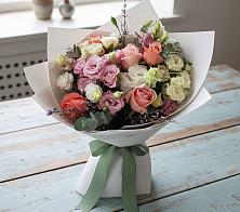 Букет цветов из:  Розы, Лизиантусы и Гвоздики в Шестаково Воронежской области