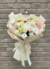 Букет цветов из:  Гвоздики, Розы, Лизиантусы и Хризантемы в Шестаково Воронежской области