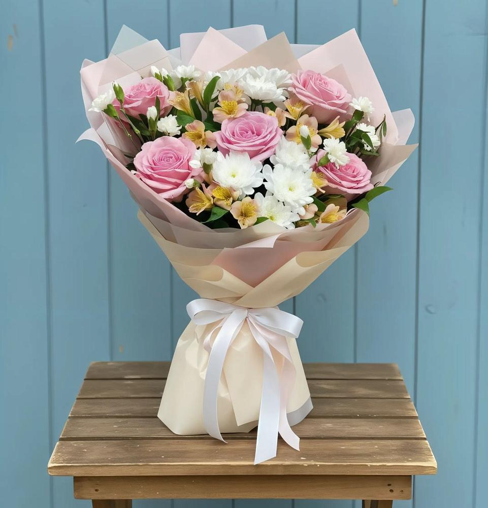 Букет цветов из: Гвоздики, Орхидеи и Розы в Шестаково Воронежской области