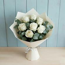 Букет Белые розы в Эвкалипте в Шестаково Воронежской области