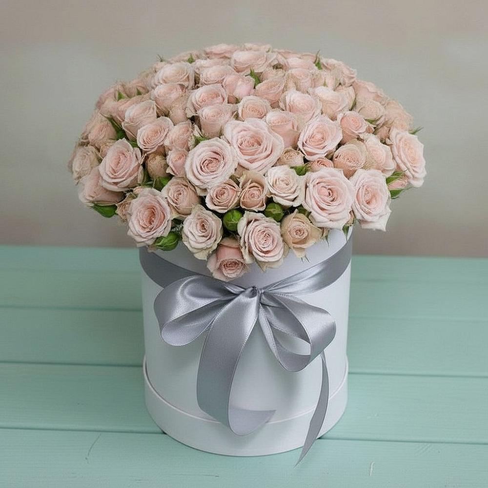 Цветочная композиция из Розы в шляпной коробке в Шестаково Воронежской области